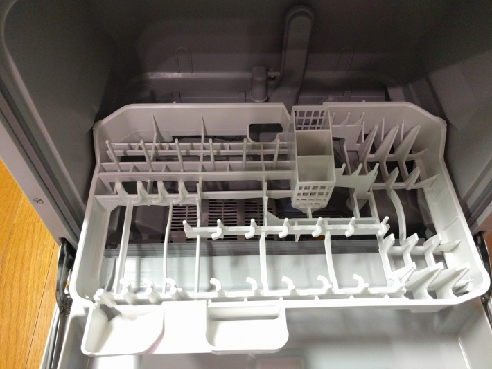 パナソニック食器洗い乾燥機NP-TCM4の内観